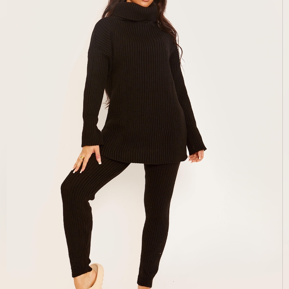 Women's knitted set